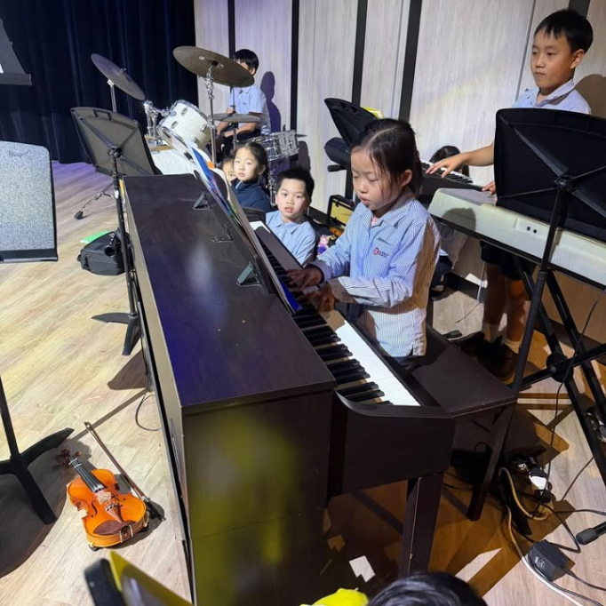 650674562_919928943739922_5241607527831883202_n